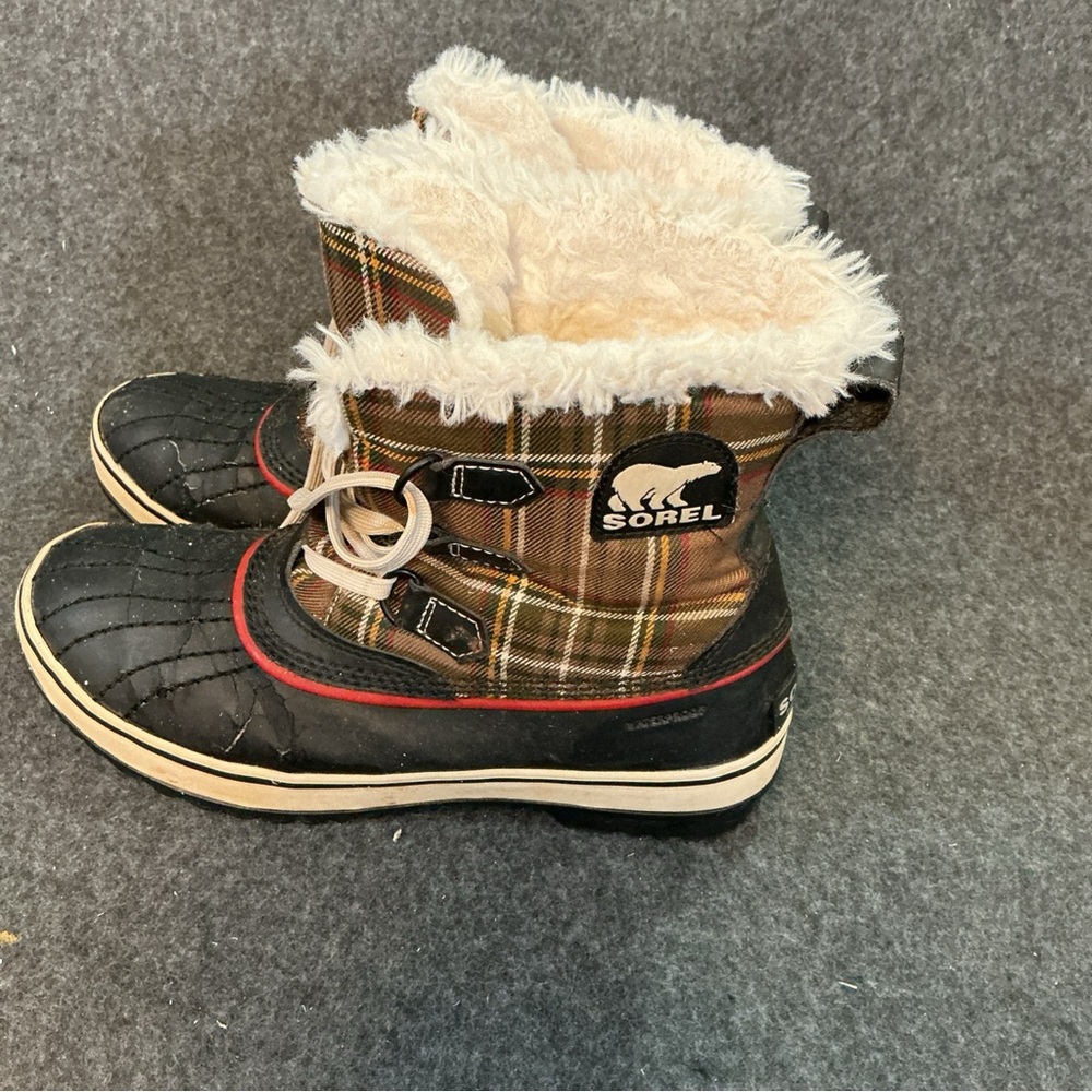 Sorel Black and Brown Lace Up Boots